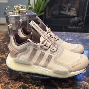 🔥🔥NWT Men’s Adidas NMD_V3 Gore-Tex Adidas Size 6